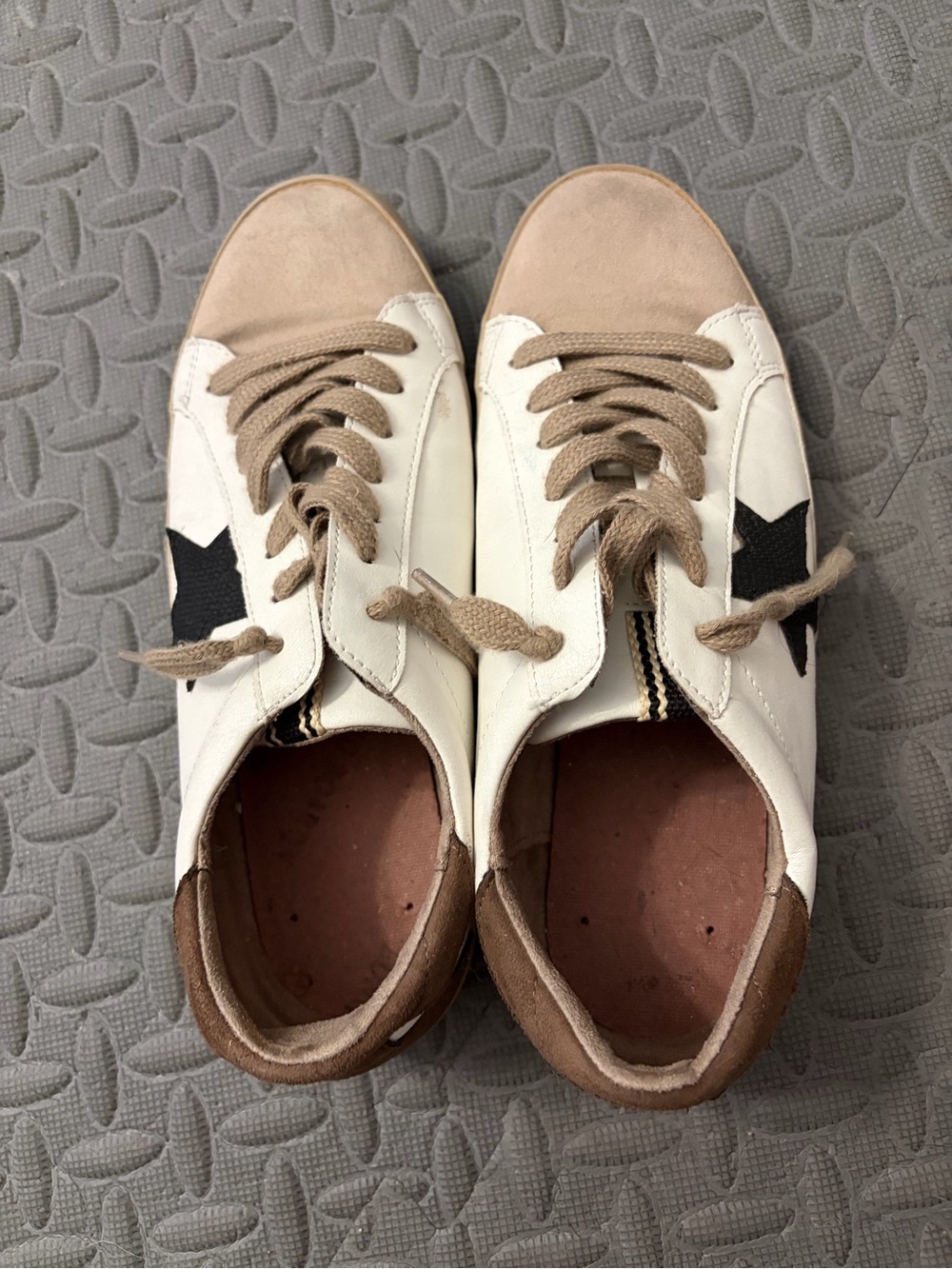 Shushop star sneakers shoes women’s 7.5.